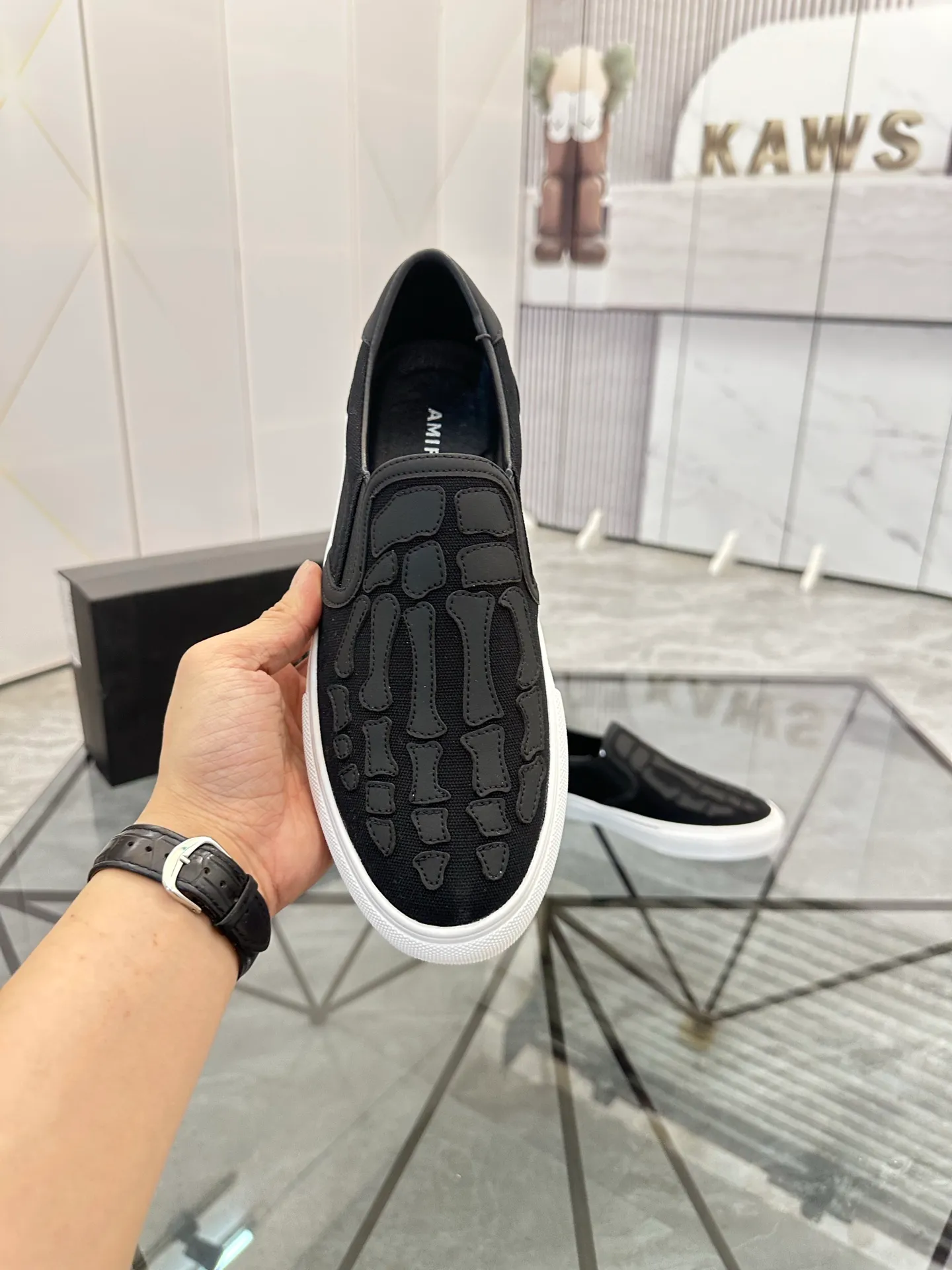 Men's shoes for sale 💰: 💰P420¥ Product trademark: AMIRI*「EMIR*] slip-on Regular size: 38-44 (can be customized to 37.45.46) Product materials: Upper imported original fabric spliced ​​cowhide, breathable lining, original outsole. No.: 1023